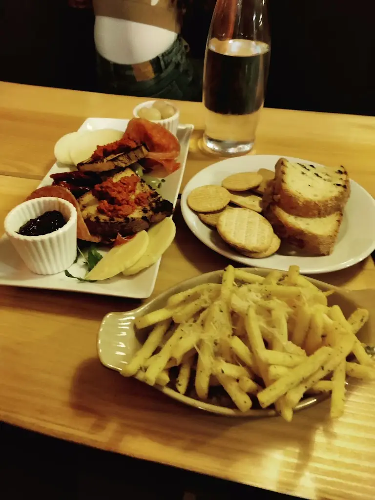 catrinel mocanu_Piccola Bar & Kitchen_Bootle_review