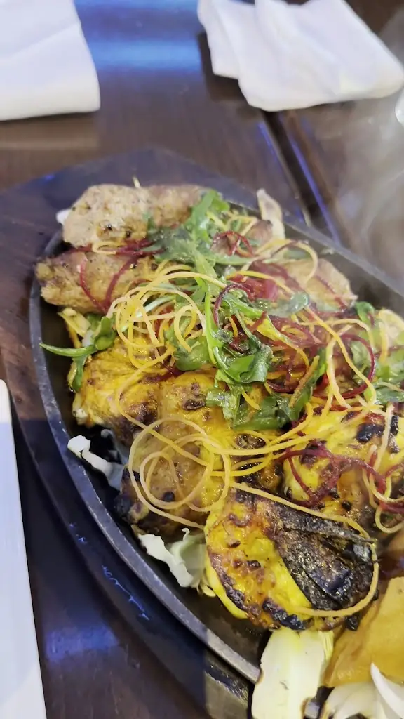 Da Mount Gurkha_Bootle_slider_image_2