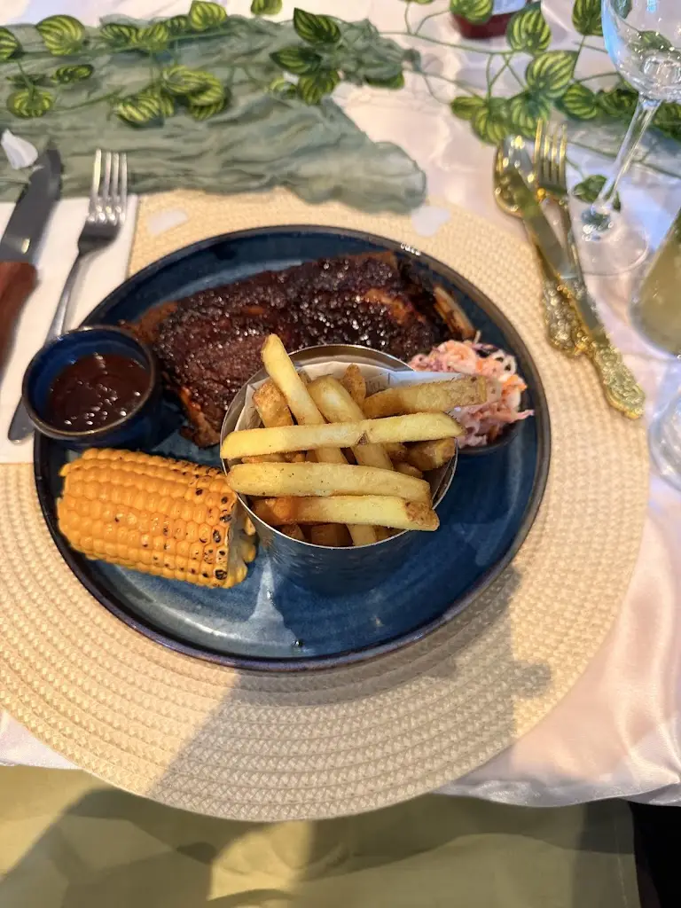 Chiamaka Udeh_Harper’s Steakhouse & Bar at the Weighbridge_Borough of Swindon_review