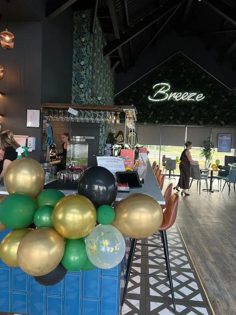 Chris & Lizzy Hewson_Breeze Lounge_Blyth_Bewertung