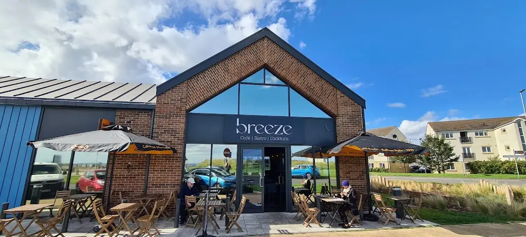 Breeze Lounge_Blyth_slider_image_1