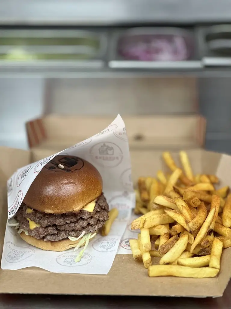 Burger 8 Blyth_Blyth_slider_image_3