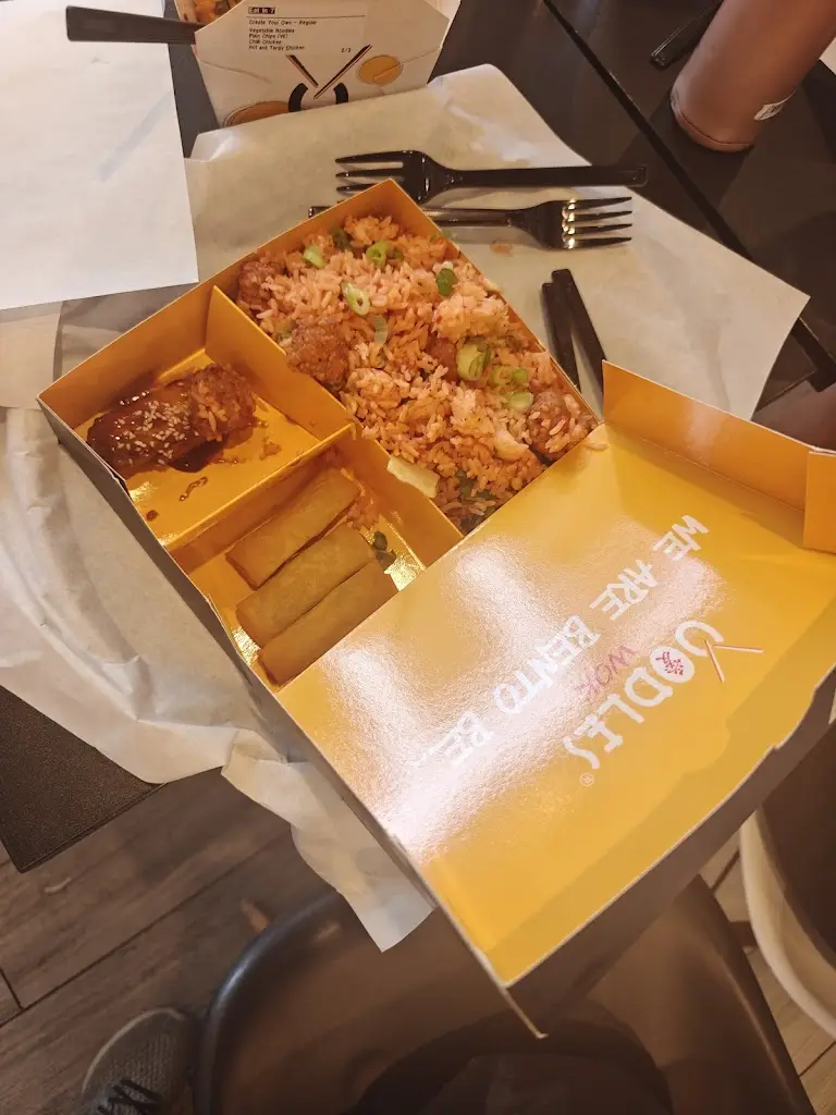 Ezilostal Elon_Oodles Wok Bury_Borough of Bury_review