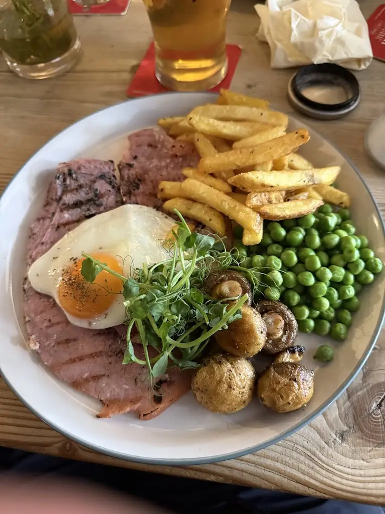 Seaview Arboriculture_The Fox - Bramdean_Alresford_review