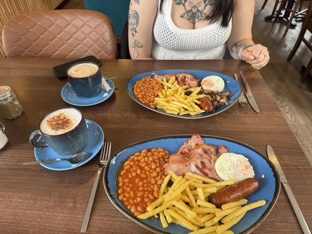 J B_Bora's Cafe_Bordon_review