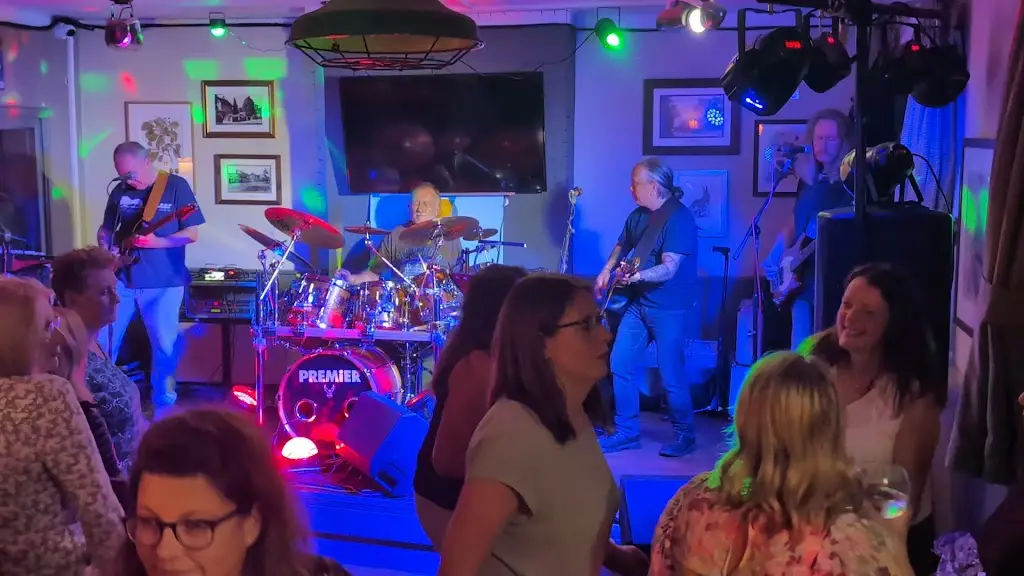 The Royal Oak Hollywater_Bordon_slider_image_1