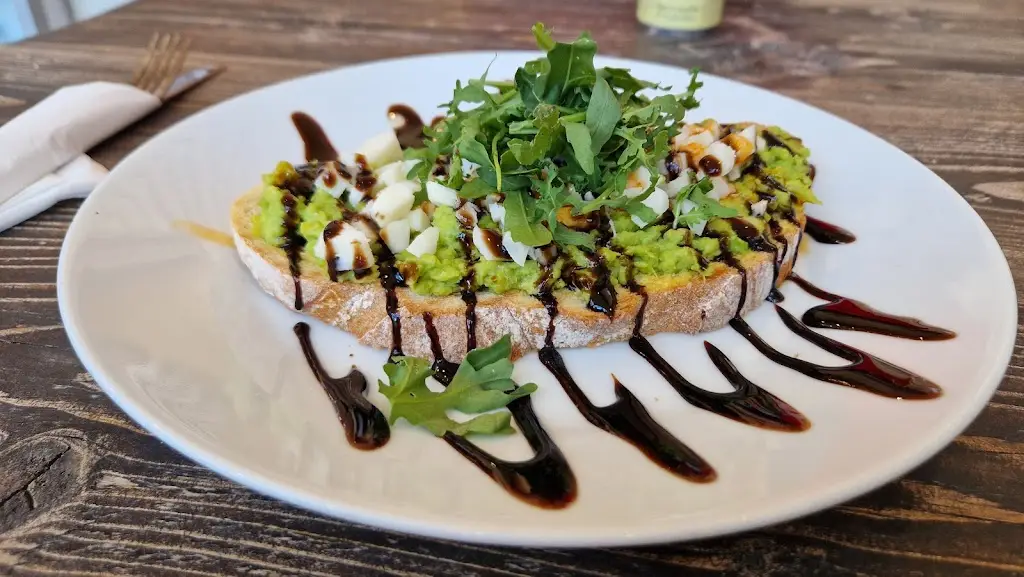 Darren Fisher_Cafe 1759_Bordon_review