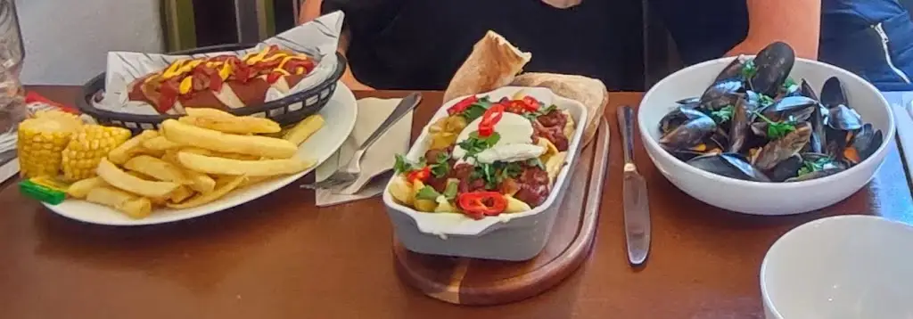 Menu_The Holly Bush_Bordon_image_7