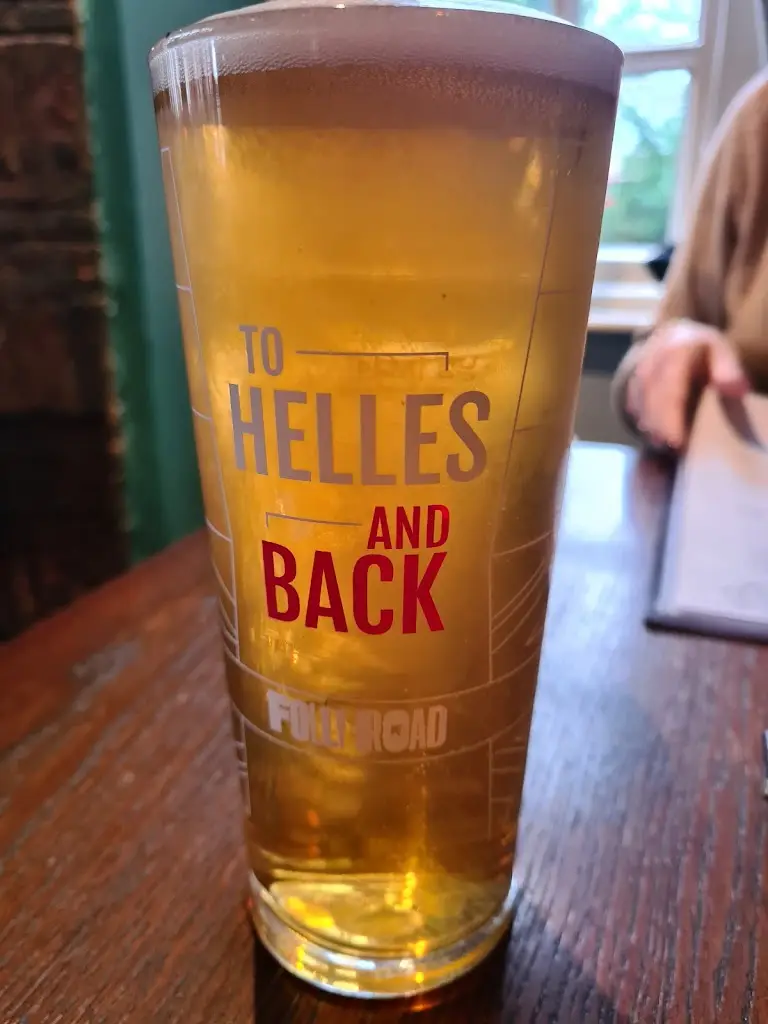 John Calder_The Golden Lion_Alresford_review