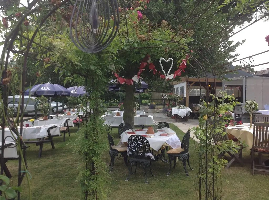 The Golden Lion_Alresford_slider_image_1