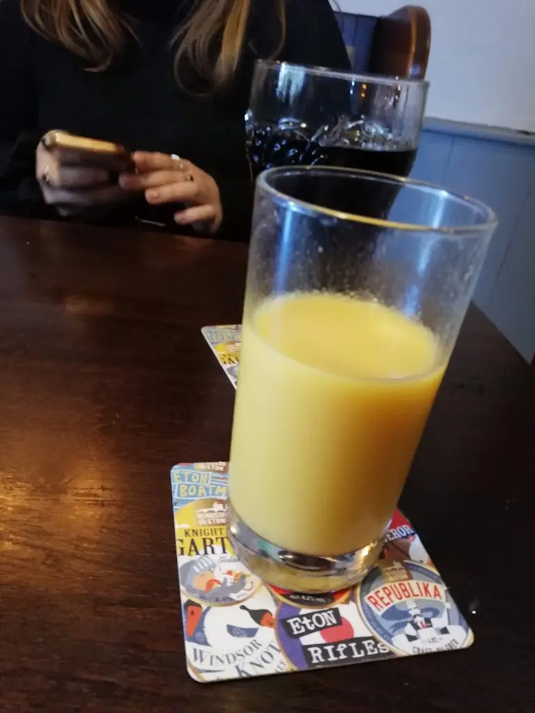 Menu_The Cricketers Inn_Bordon_image_5