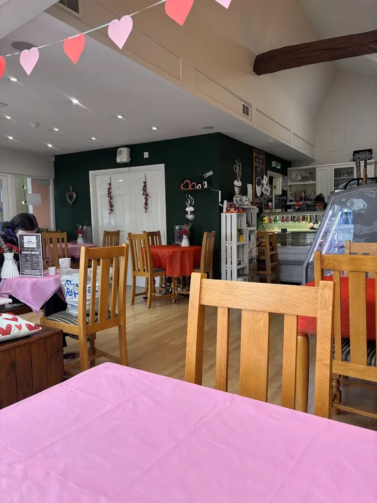 Deb Ludford_The Dairy Coffee Shop_Bordon_review