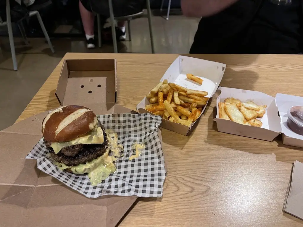 Simon Varney_350 Burger_Bordon_review