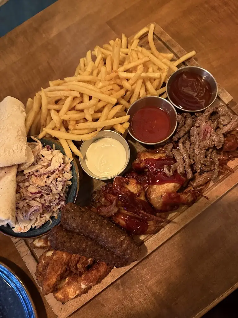 crisbix 80_The Ship’s Cat_Borough of North Tyneside_review