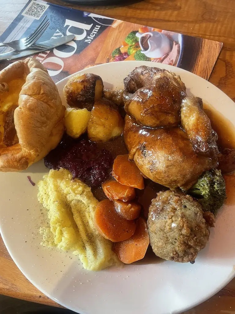 Shaun Howarth_Ten Lock Flight_Borough of Halton_review