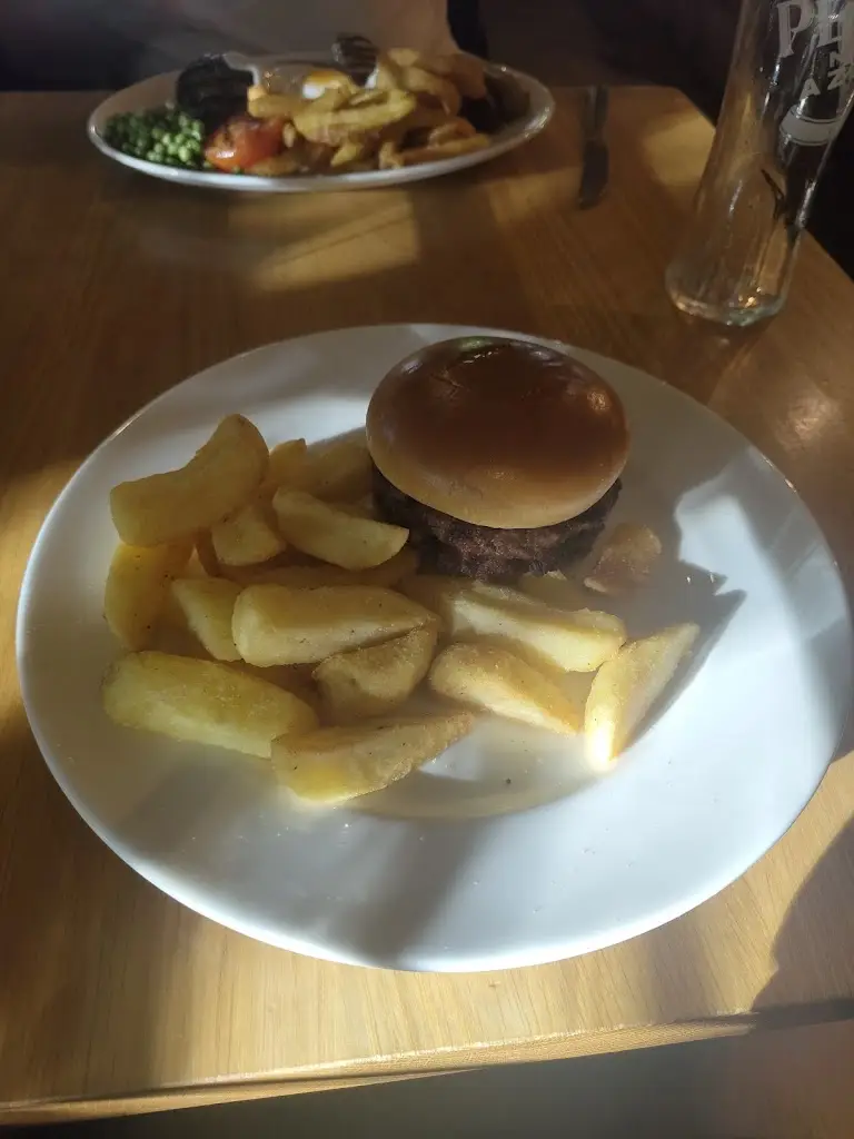 Aaron Scott_Preston Brook Beefeater_Borough of Halton_review