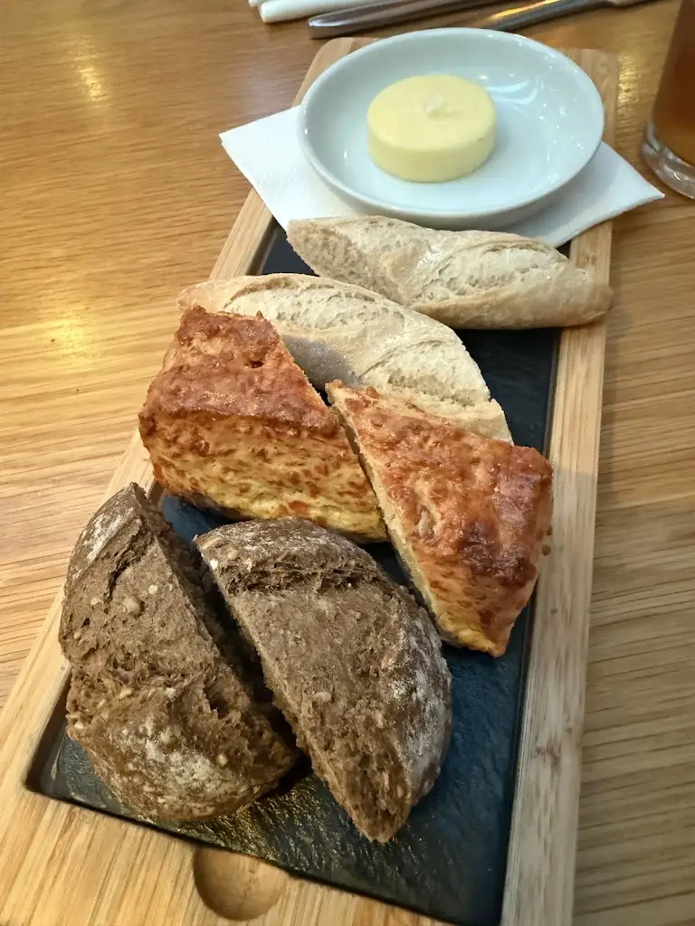 Maria Vasileva - Grinfeld_Marwick's Brasserie_Bosham_review