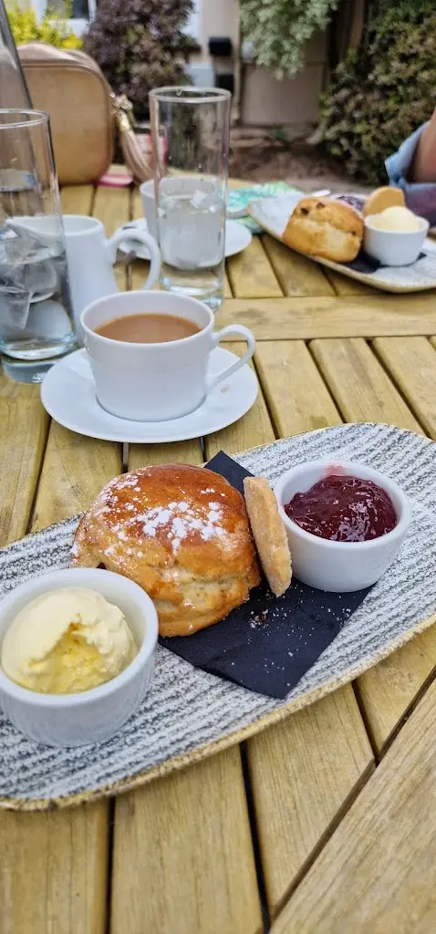 Robert Thornton-Smith_Marwick's Brasserie_Bosham_review