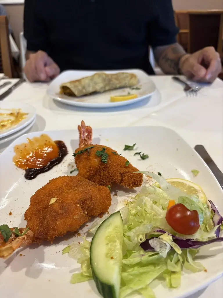 Nicki Henry-Hines_Memories of India_Bosham_review