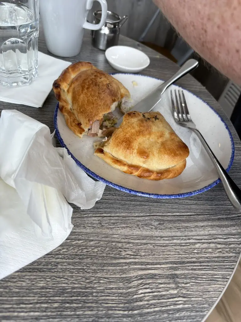 Nina H_Shoreside Cafe_Bosham_review