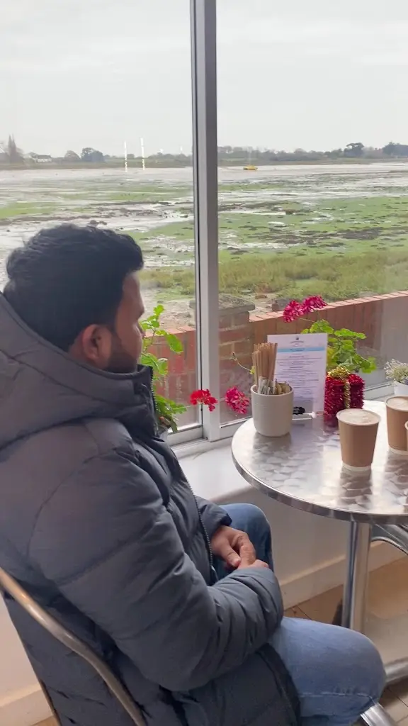 Shoreside Cafe_Bosham_slider_image_2