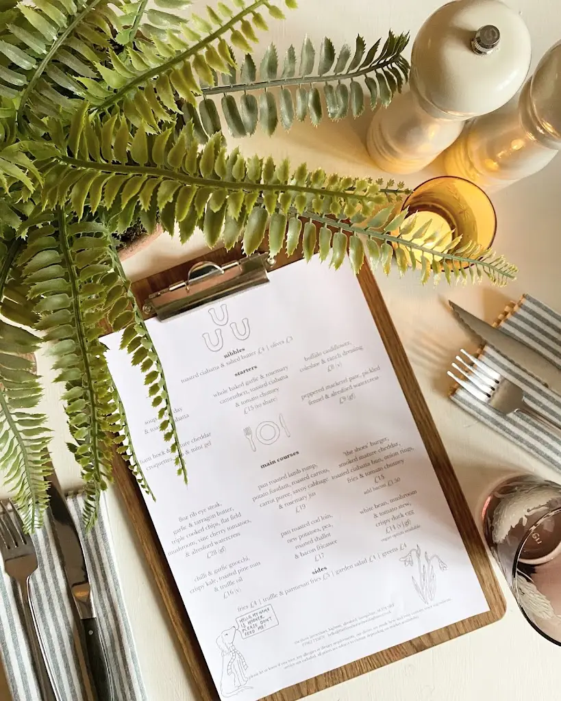 Menu_The Three Horseshoes_Alresford_image_2