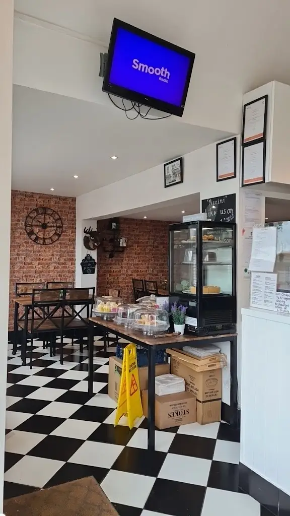 Anand Parekh_Pizzini coffee shop_Bottesford_review