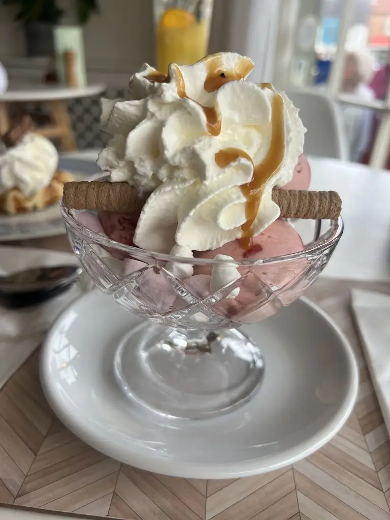 Sara Chbib_The Dining Room_Boroughbridge_review