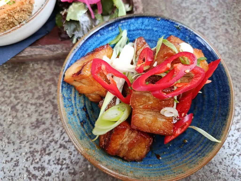 Midge M_Grantham Arms_Boroughbridge_review