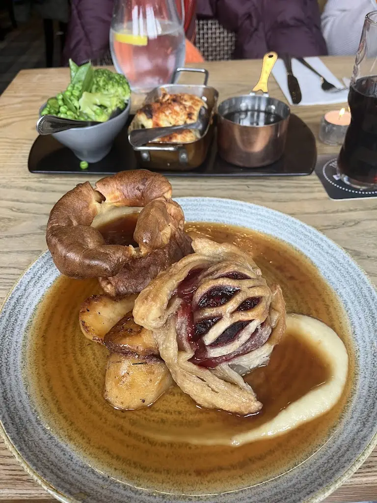 Charlotte Spencer_The Tap on the Tutt_Boroughbridge_review