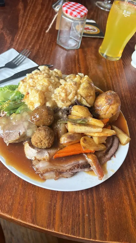 Tony Robinson_Fox & Hounds, Langthorpe_Boroughbridge_review