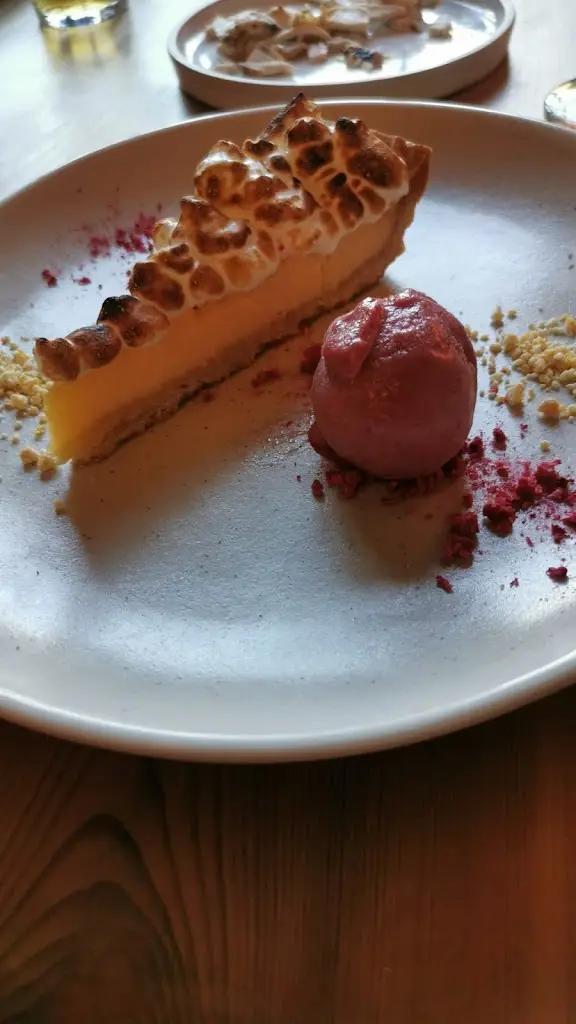 Peter Cross_The Wild Swan_Boroughbridge_review