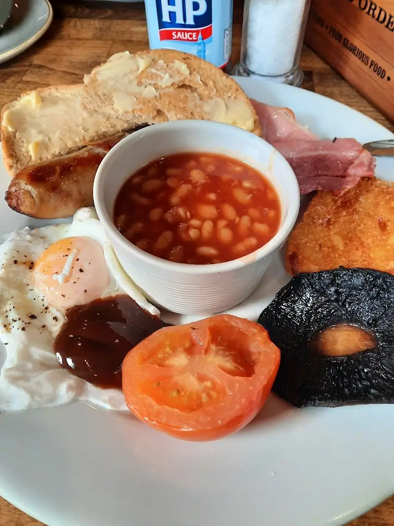 Pauline Pascoe_The Dolphin_Botley_review