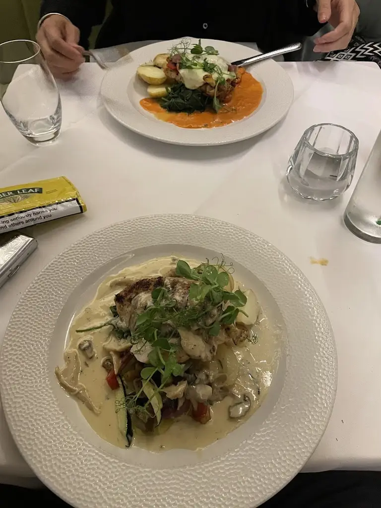 Lawrence Rawcliffe_Regginas Italian_Botley_review