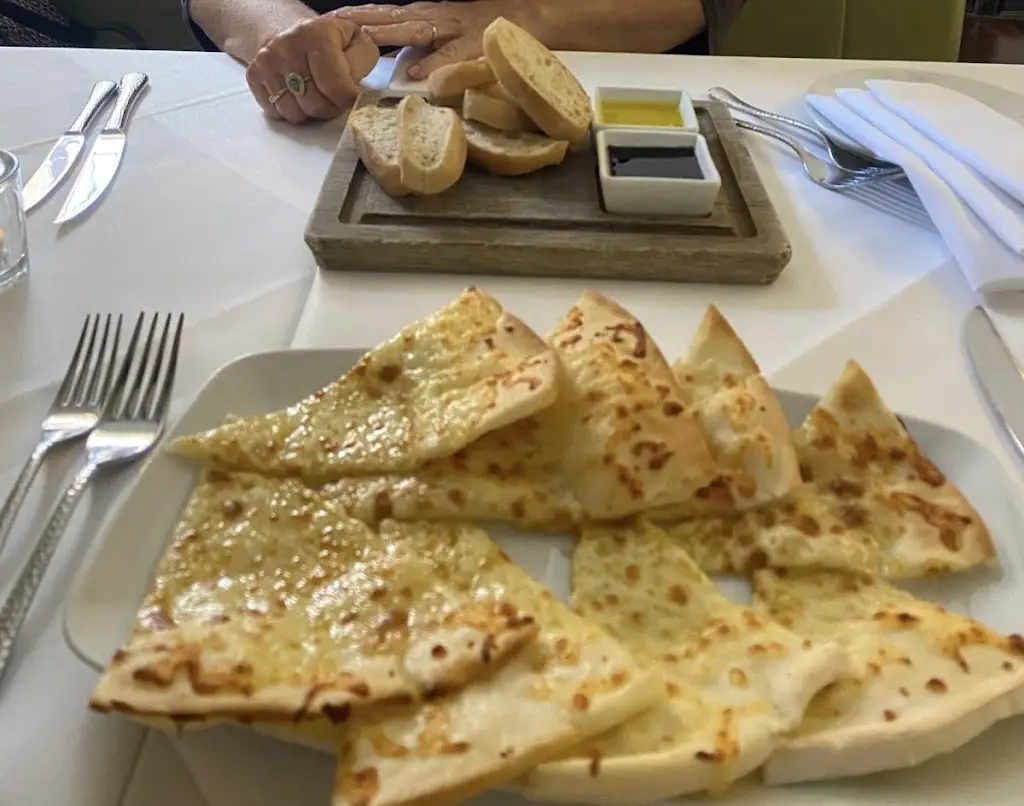 maria Davies_Regginas Italian_Botley_review