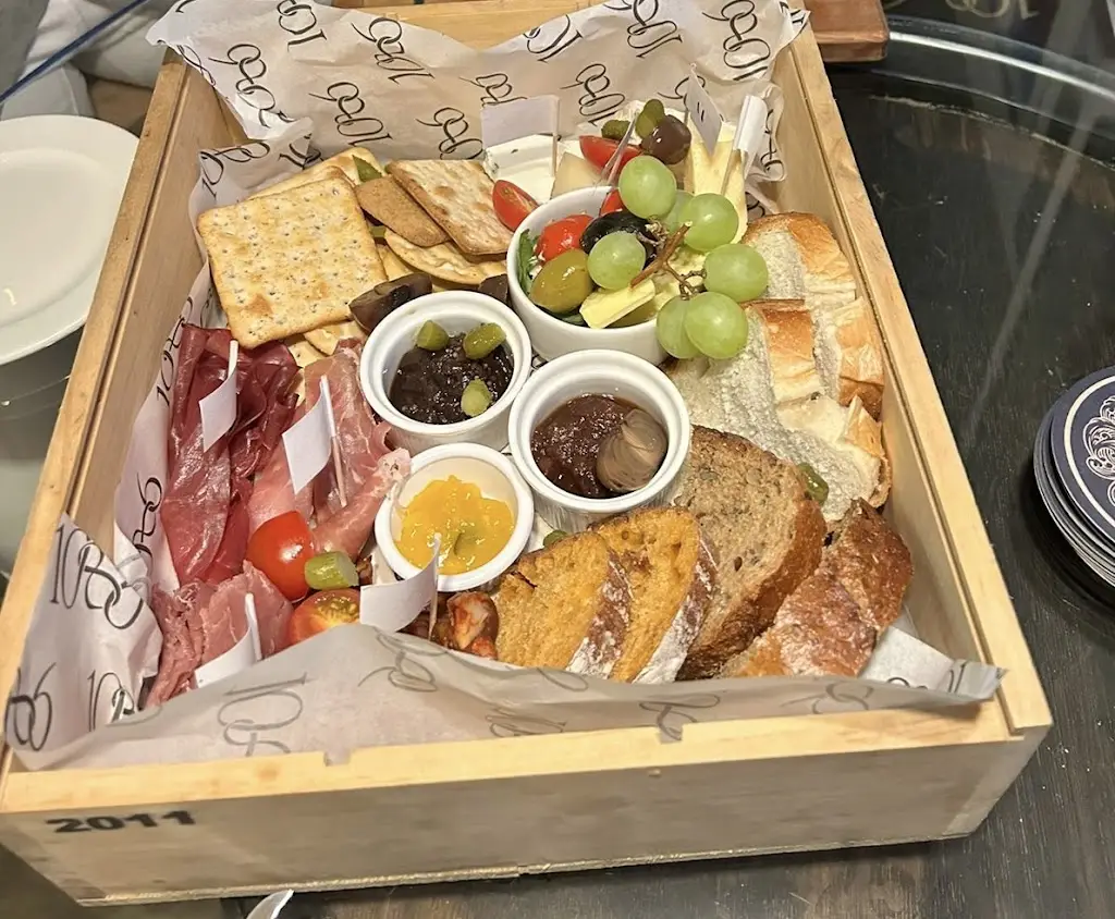 Konstantinos Chr_1086 Wine Bar_Botley_review