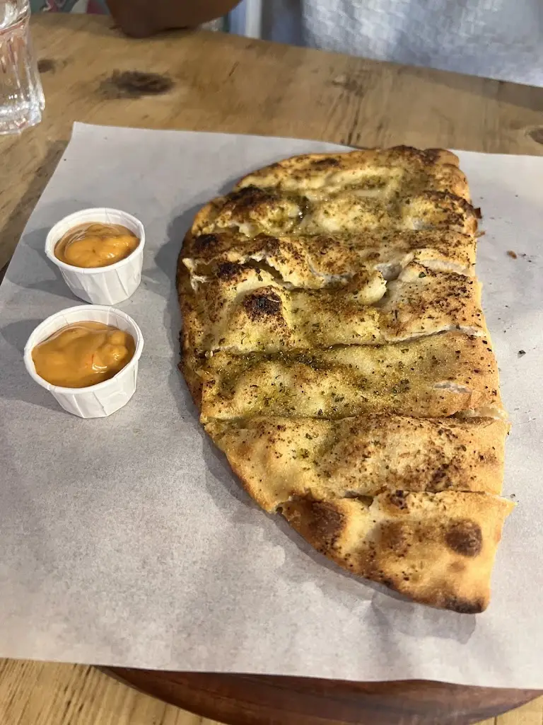 Alice M_Flour and Fire Artisan Pizza_Botley_avis