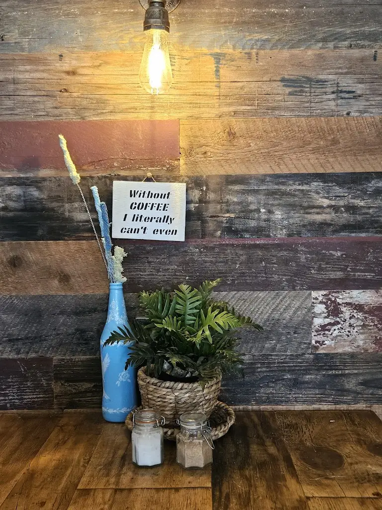 Julie North_The Bank Coffeehouse_Alrewas_review