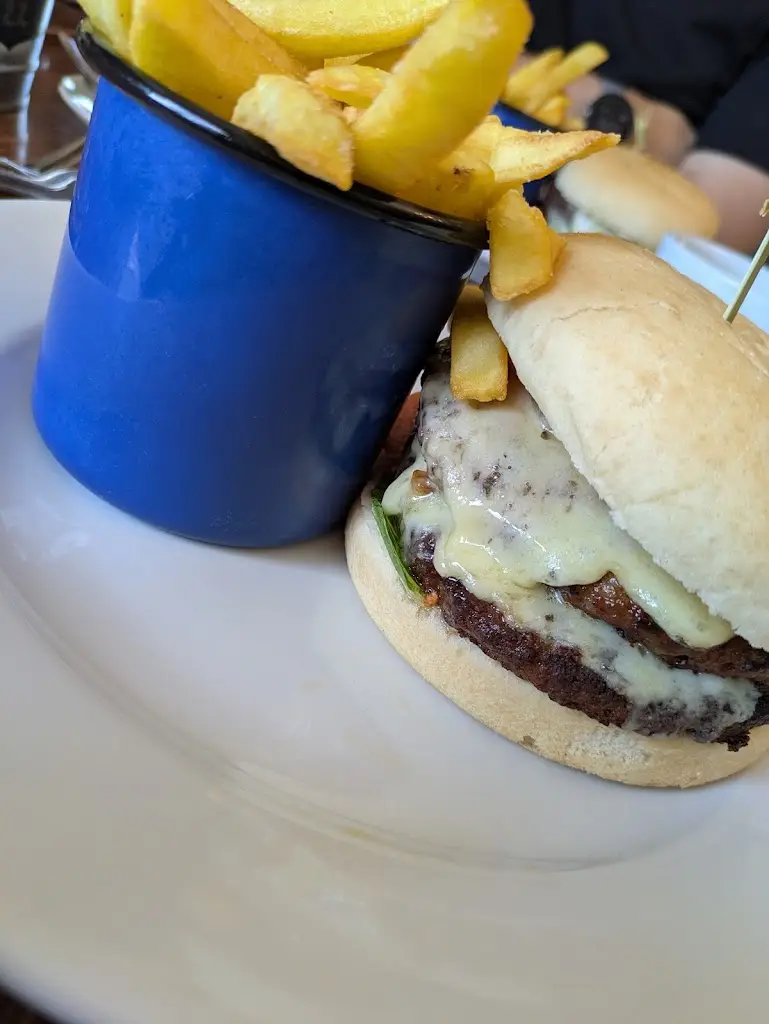 Neville smith_Pinkmead Bistro & Tearooms_Botley_review