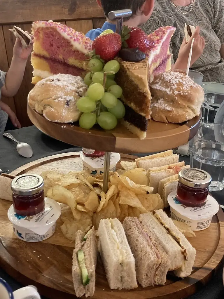 Carole Edwards_Pinkmead Bistro & Tearooms_Botley_review