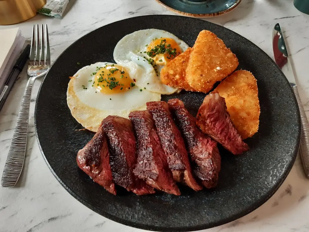 Kirsten Flores_The Martlet_Borough of Rochdale_review