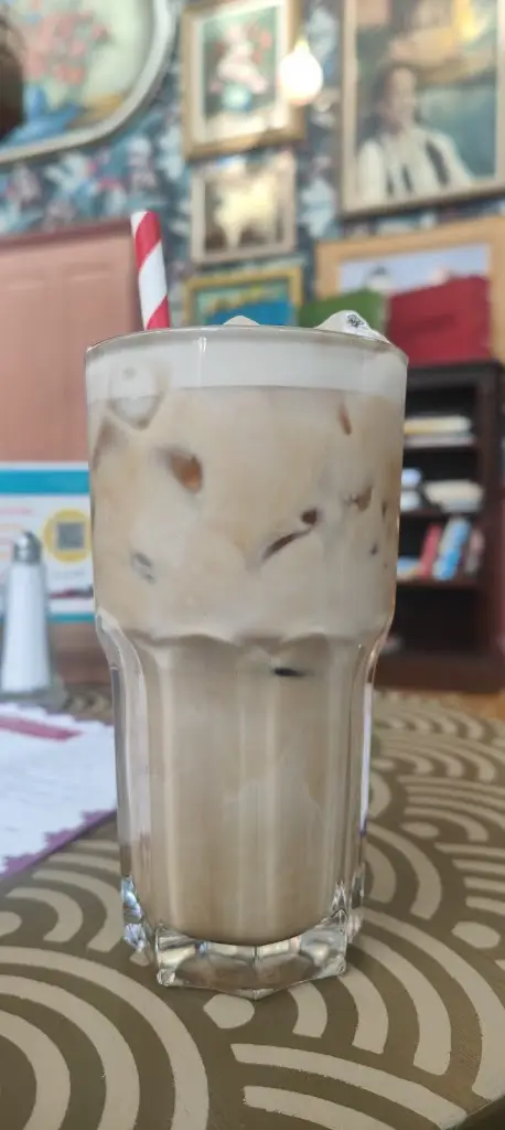 Ste_Pionero Lounge_Borough of Rochdale_review