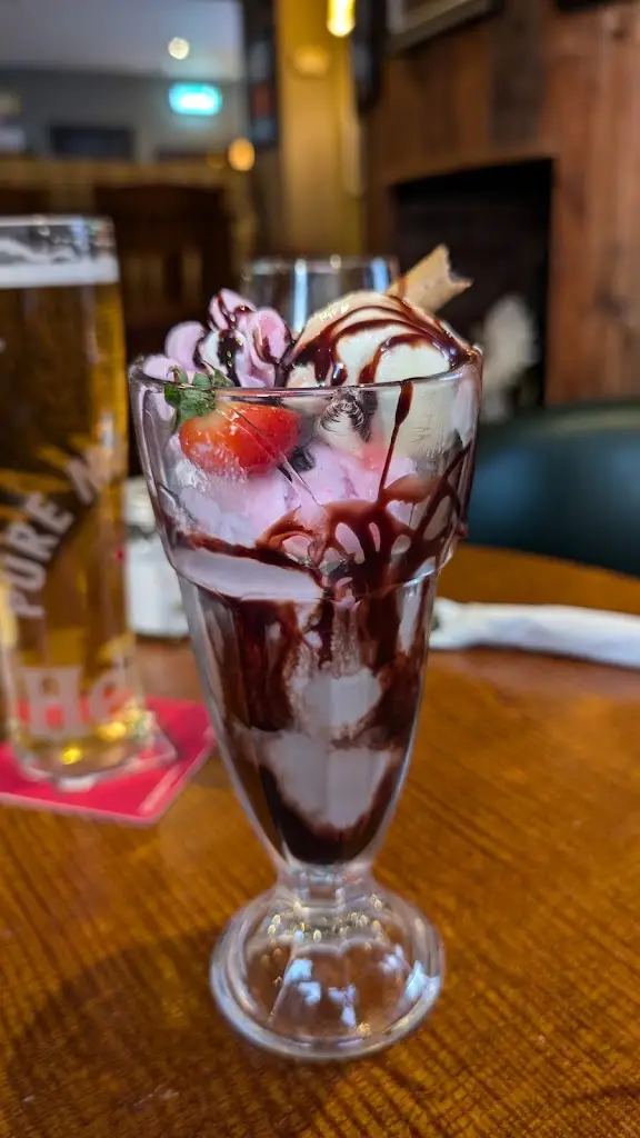 Ralph Hogbin_The Gallows_Borough of Rochdale_review