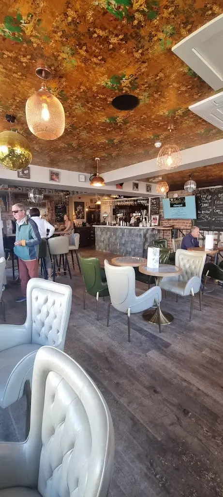 Tom Foolery_Boston Spa_slider_image_2