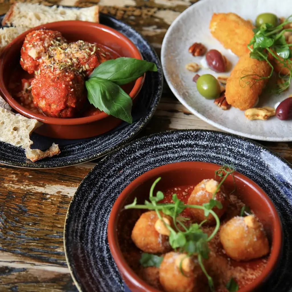 Tom Foolery_Boston Spa_slider_image_3