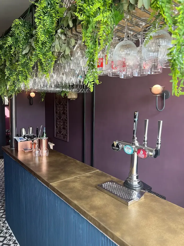 LONELY BOY BAR_Borrowash_slider_image_2