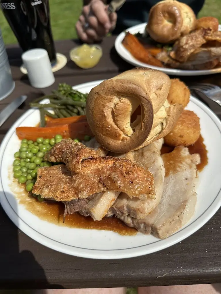 Liam Toolan_The George pub_Bow Brickhill_review