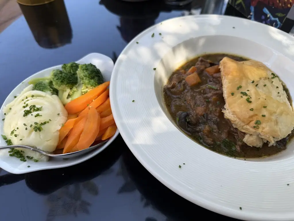 Justin Lau_The Rose Tree Restaurant_Bourton_review