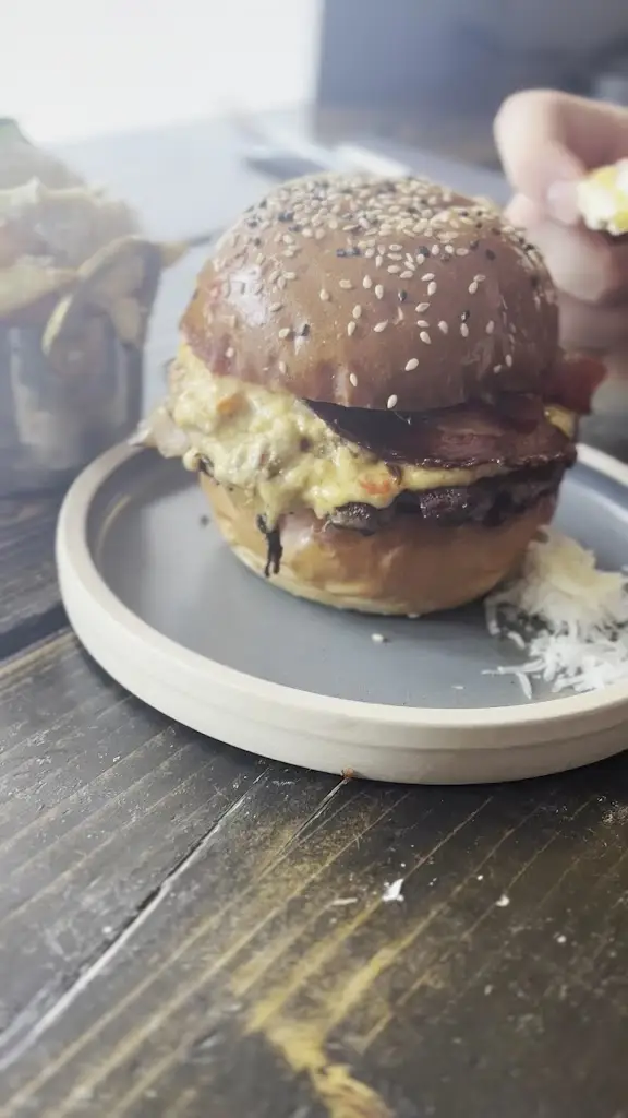 Smiths_Bourton_slider_image_2