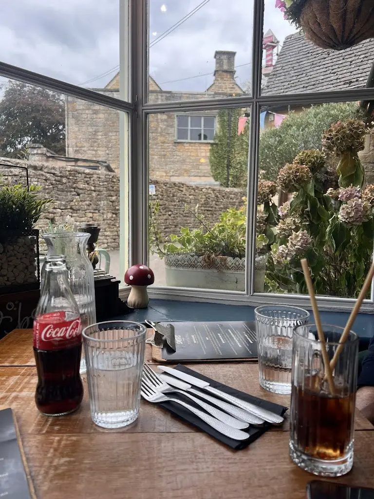 Smiths_Bourton_slider_image_3